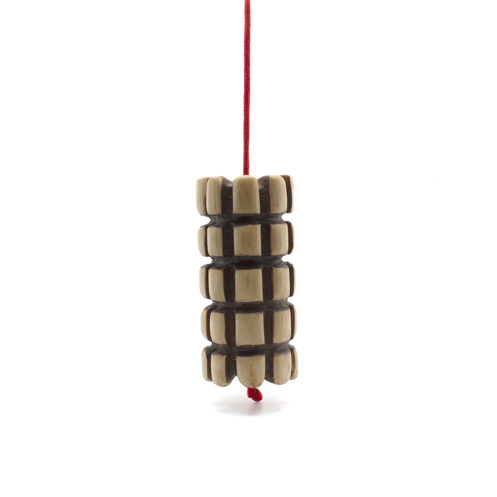 PÉNDULO DE MADERA SAGRADA TALLADO CUADRICULA