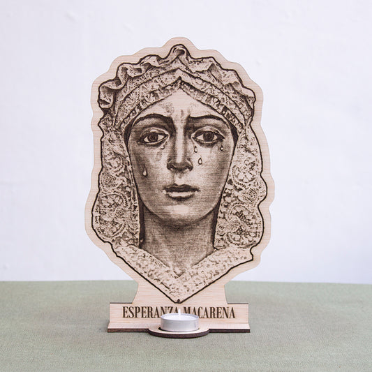 Rostro de la Esperanza Macarena en madera grabada con portavela de té para venta mayorista de artículos religiosos.