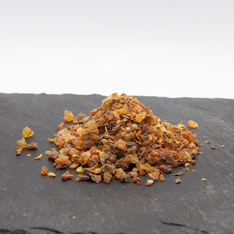Incienso en grano de mirra natural al por mayor para tiendas esotéricas, herbolarios y distribuidores de resinas naturales.