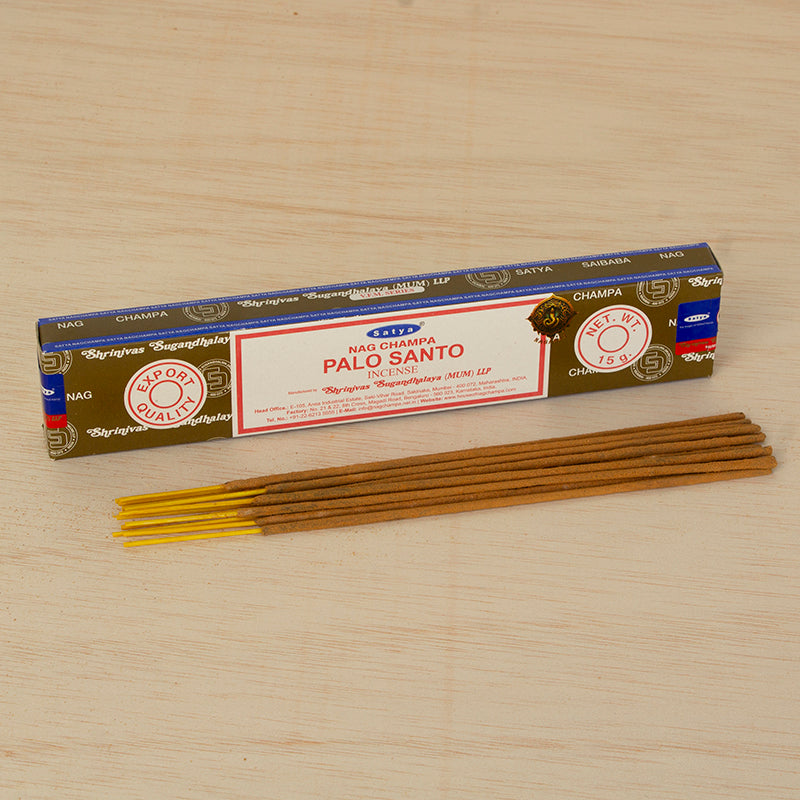 Incienso Palo Santo Satya Nag Champa 15g de color natural