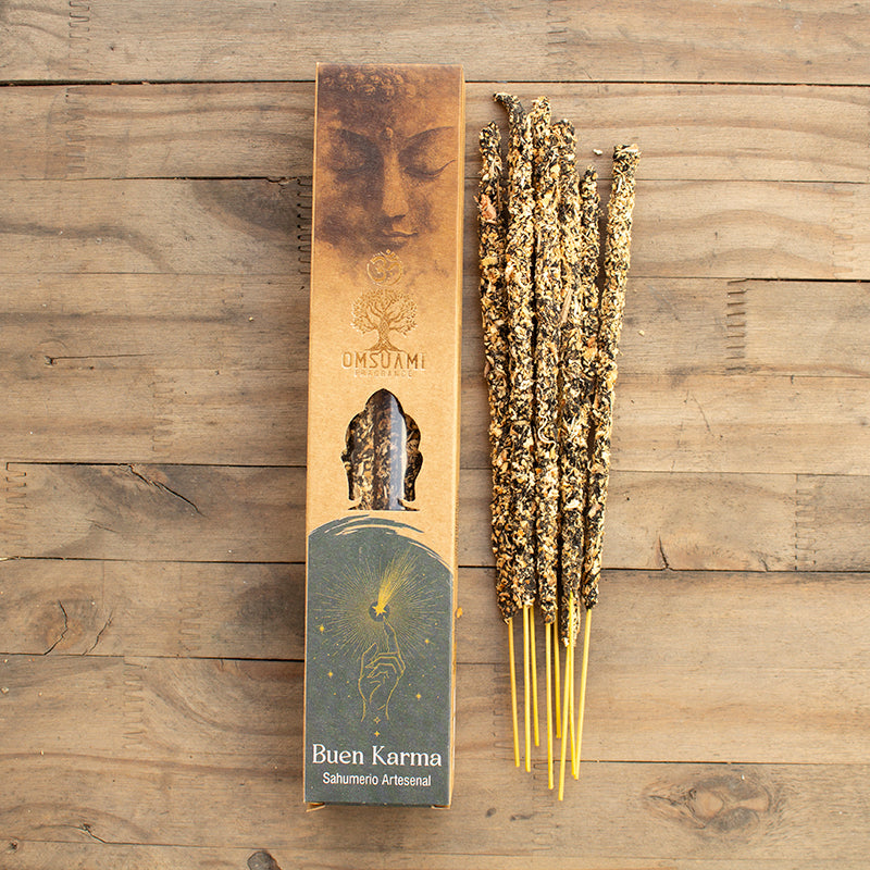 Incienso Smudge Budha Buen Karma 25g en caja.
